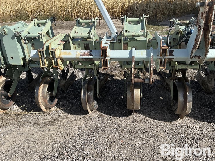 orthman-16r22"-ditcher/cultivator-w/-sleds-image-15