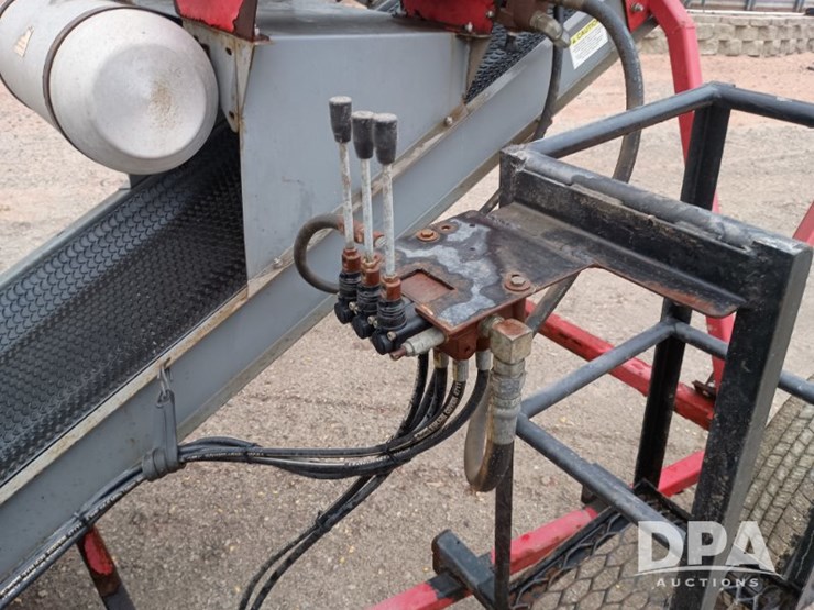 2009-doyle-field-loader-(pd5341)-image-13