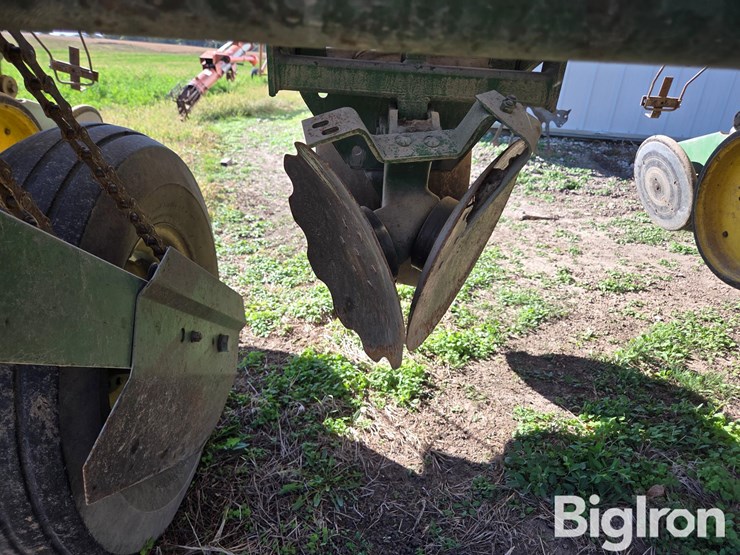 john-deere-7000-image-16