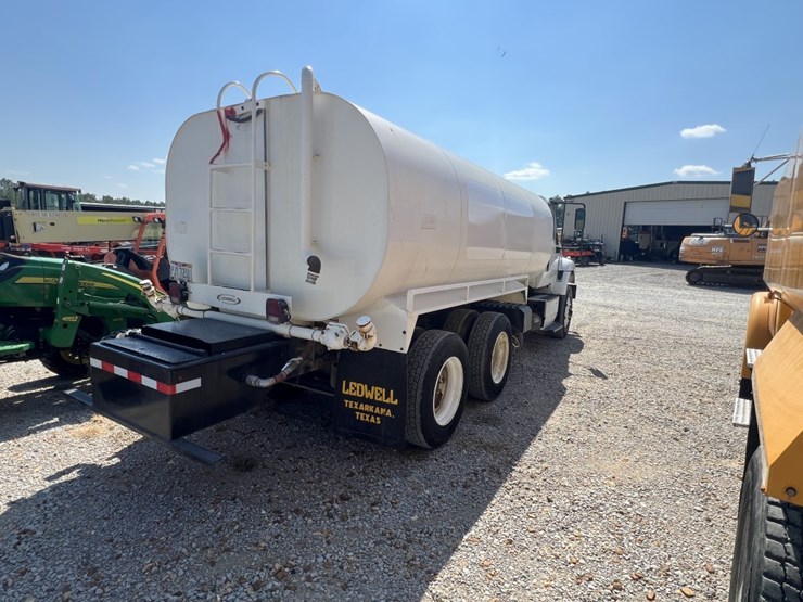 2018-international-7400-image-5