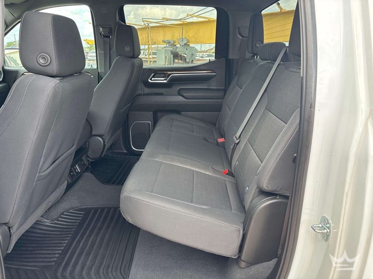 2023-gmc-sierra-1500-image-14