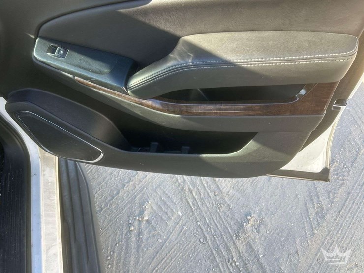 2017-chevrolet-tahoe-image-13