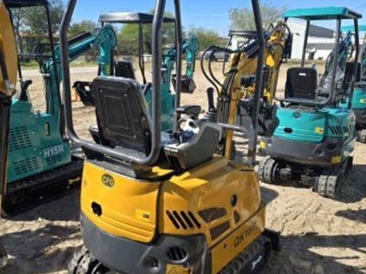 cfg-mini-excavator-qk18r-with-hydraulic-thumb-image-4