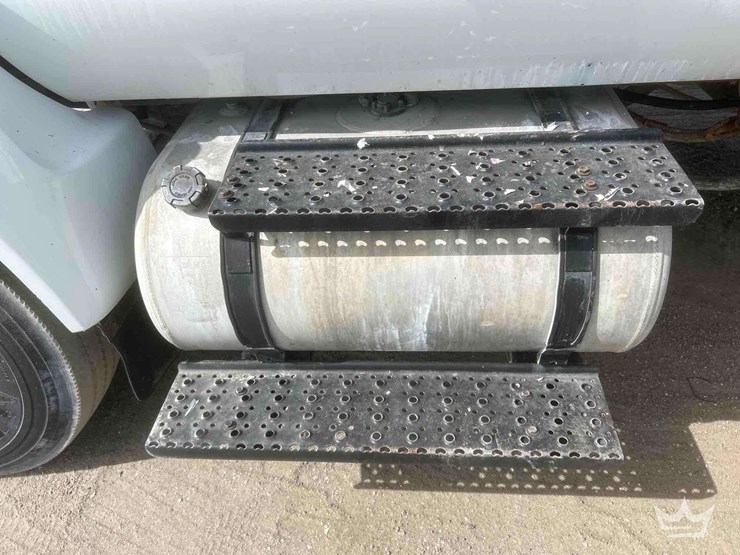 2013-ford-f750-image-15