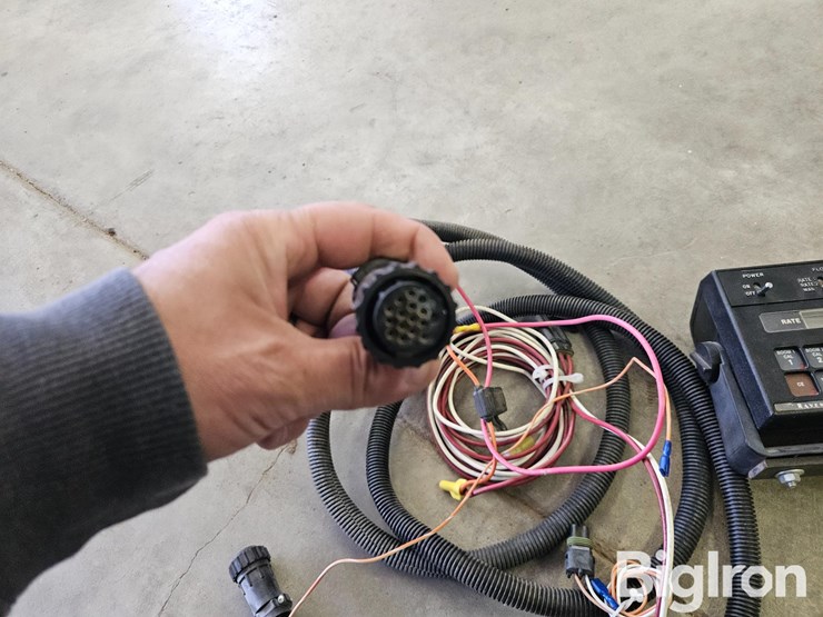 raven-scs440-sprayer-control-w/-wiring-harness-image-9