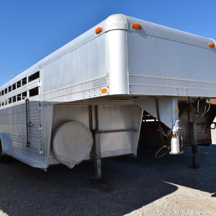 6' 8" X 20' 4 STAR ALUMINUM GOOSENECK LIVESTOCK TRAILER (VIN # 1S9S20202L01