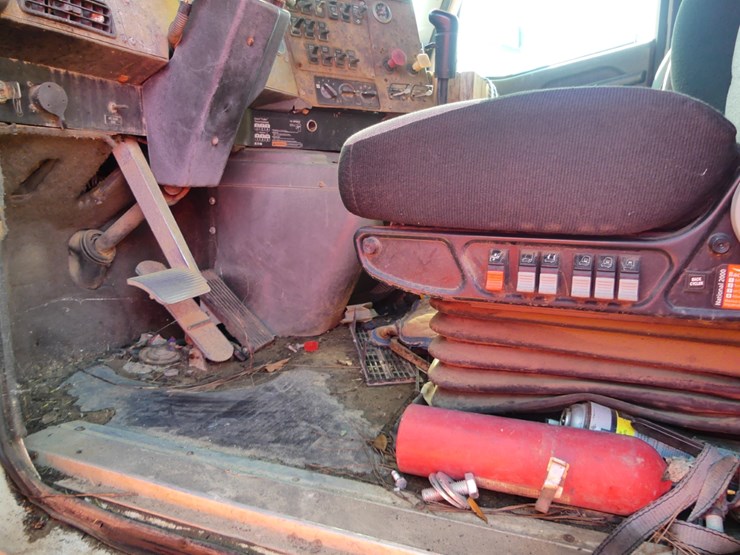 2003-international-9200i-image-15