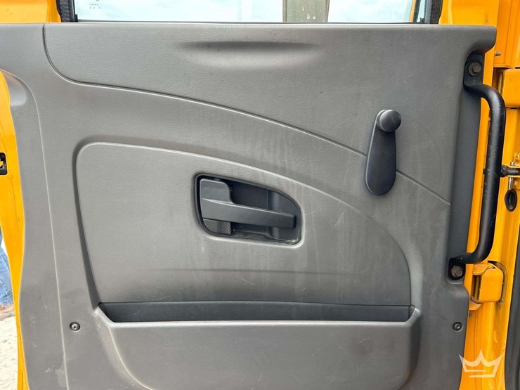 2013-international-durastar-4300-image-25