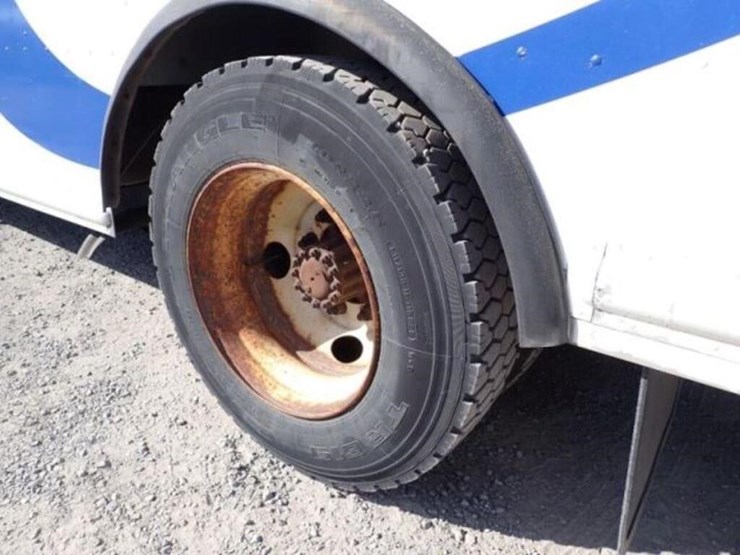 2012-freightliner-mt55-image-41