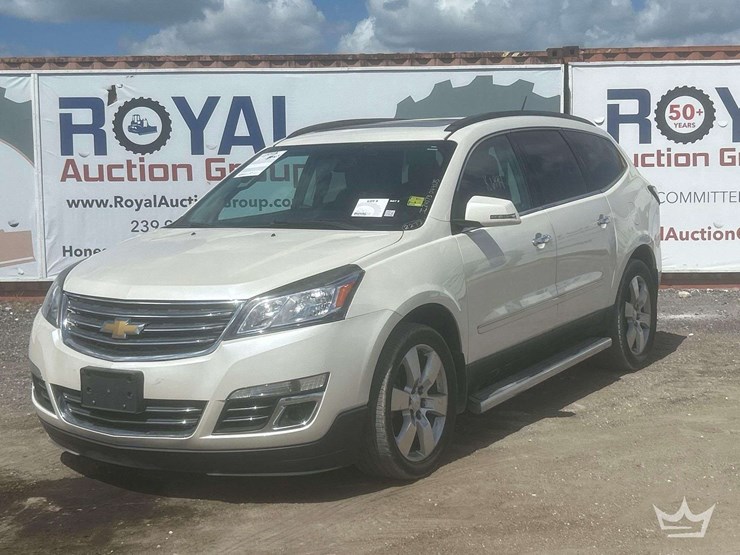 2013-chevrolet-traverse-image-1