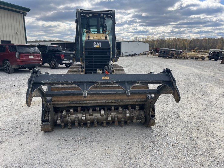 2021-caterpillar-d3k2-xl-image-10