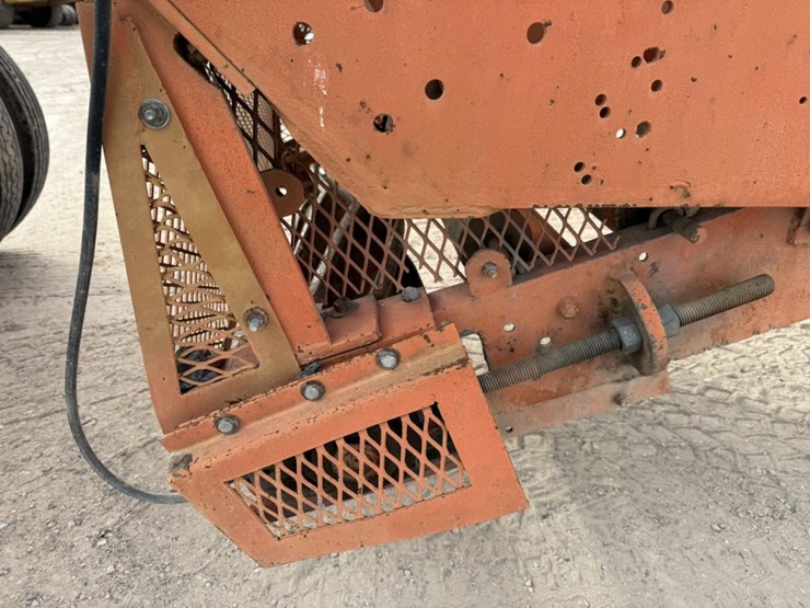 john-deere-8-image-32