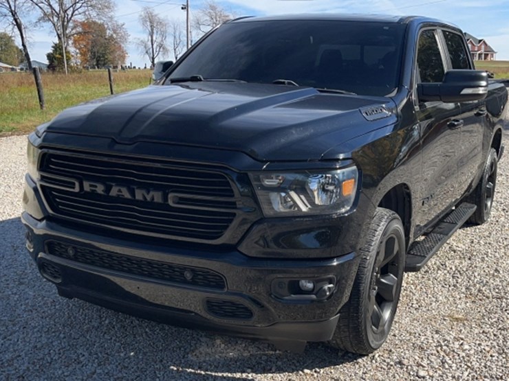 2019-ram-1500-big-horn-image-2