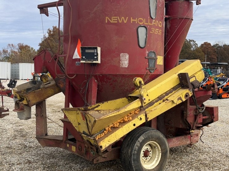 new-holland-355-image-3