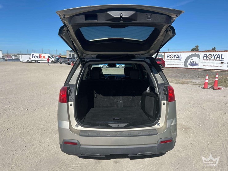 2014-gmc-terrain-suv-image-30