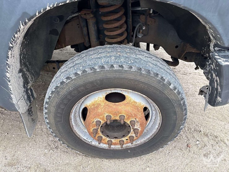 2012-ford-f550-image-36