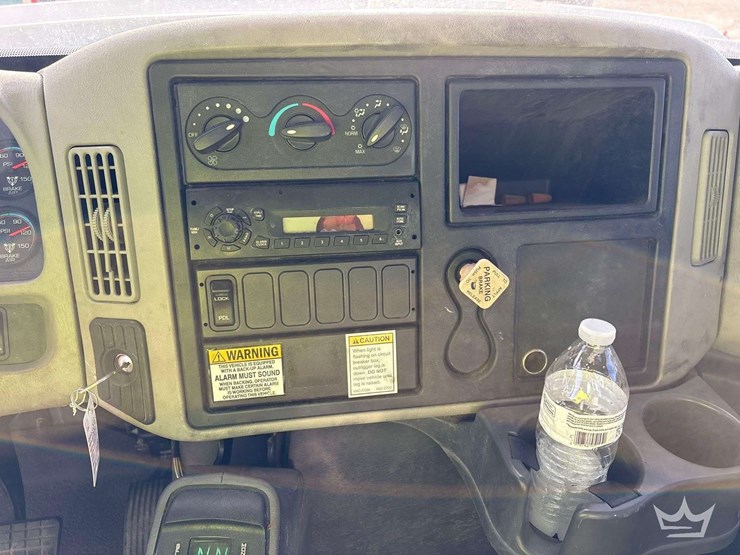 2009-international-7400-image-11