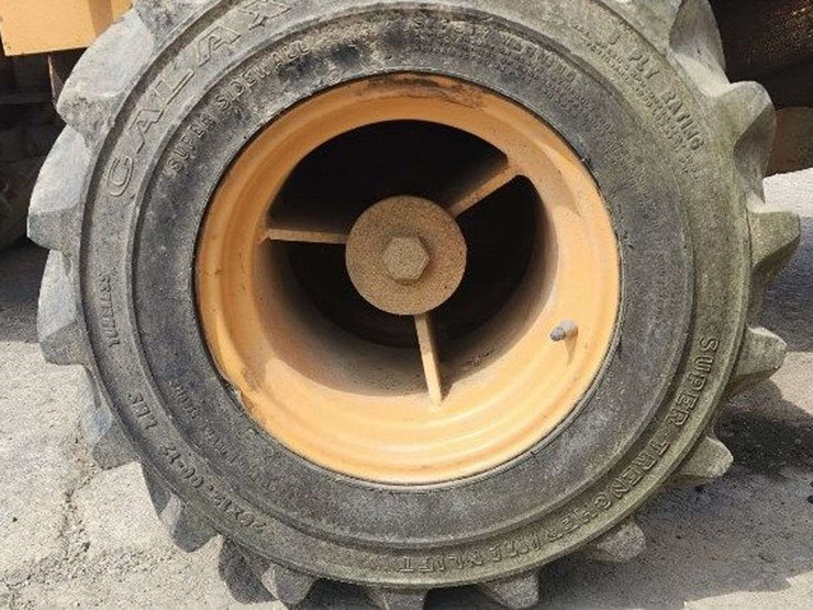 case-maxi-sneaker-image-5