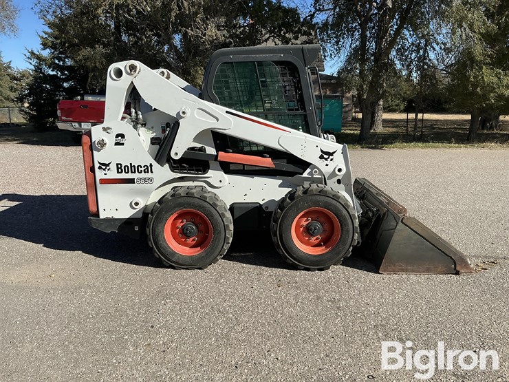 2012-bobcat-s650-image-4