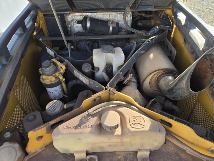 john-deere-329d-image-26