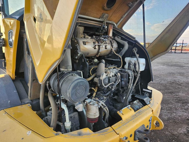 john-deere-324-image-27