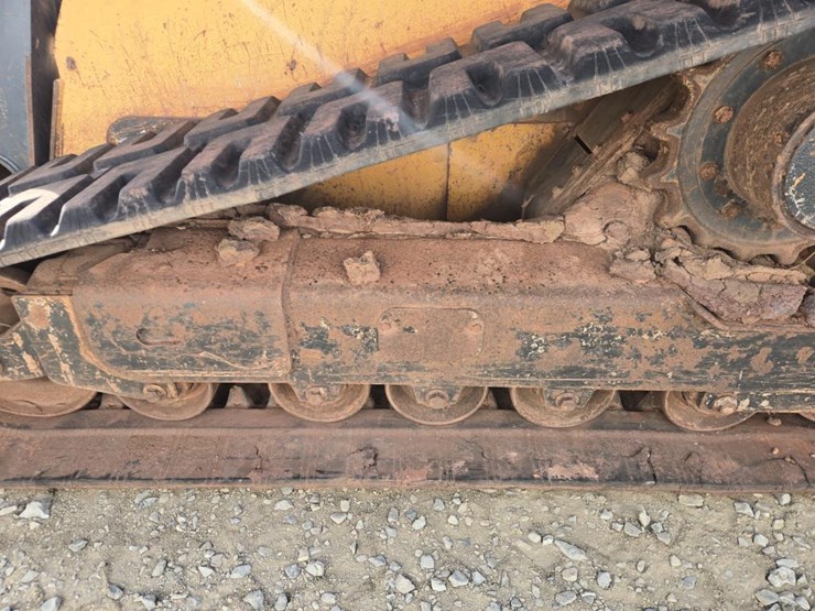 john-deere-329d-image-48