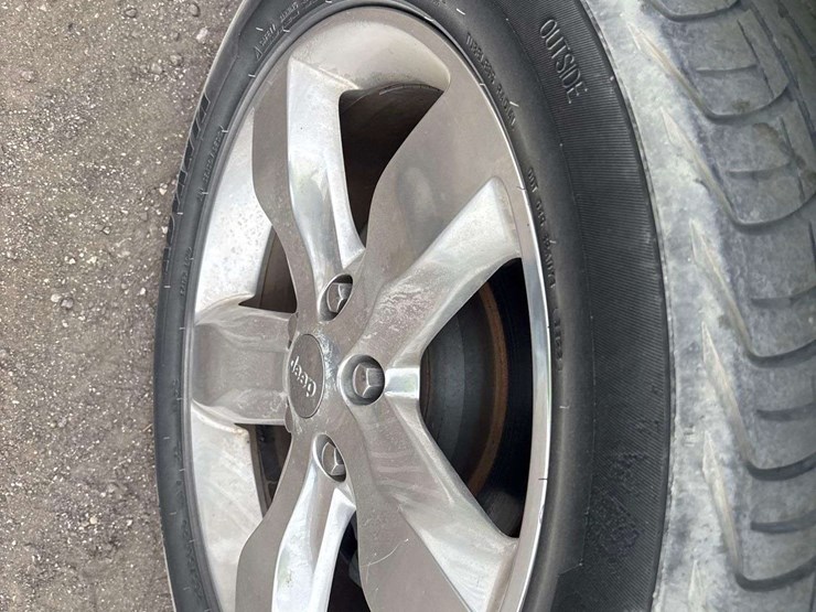 2012-jeep-grand-cherokee-image-24