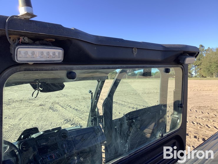 2023-john-deere-gator-image-14