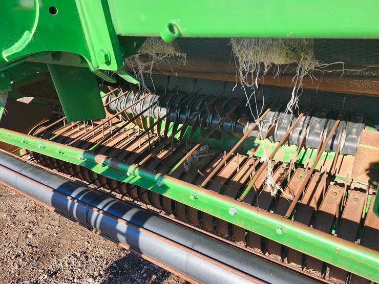 2023-john-deere-560m-image-31