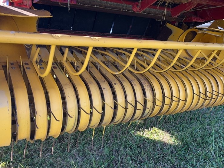 2010-new-holland-br7070-image-8