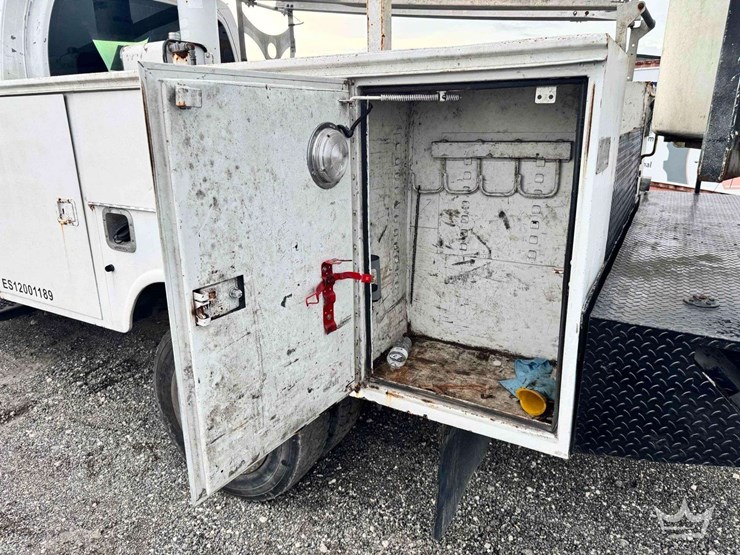 2005-chevrolet-c4500-altec-bucket-truck-image-20