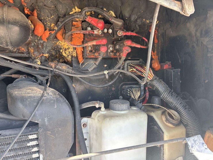 2001-freightliner-mb55-chassis-bus-image-31