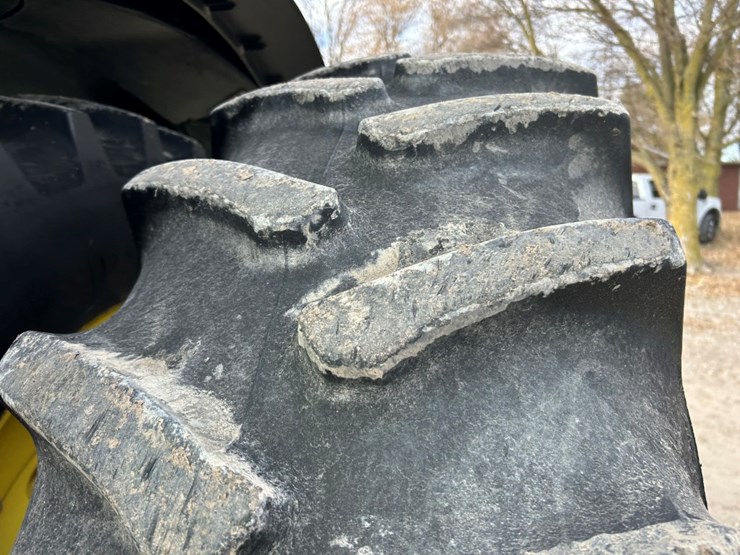 2014-john-deere-8270r-image-56