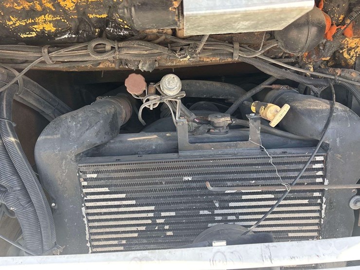 2001-freightliner-mb55-chassis-bus-image-30