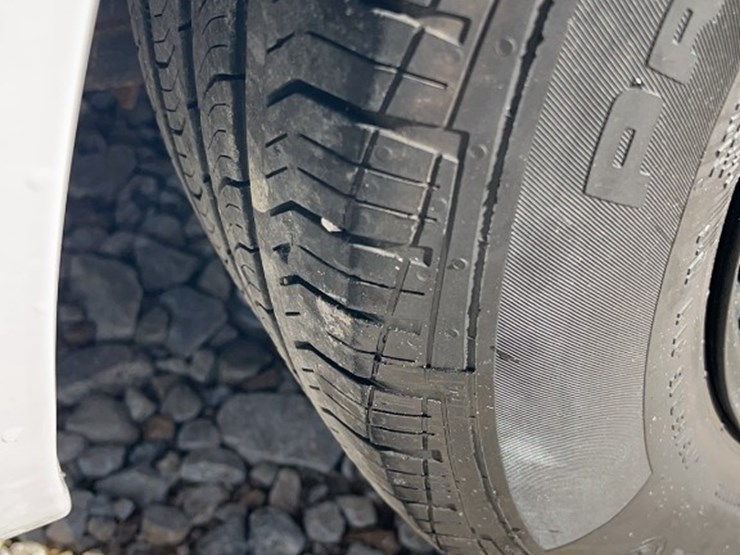 2021-nissan-versa-image-6