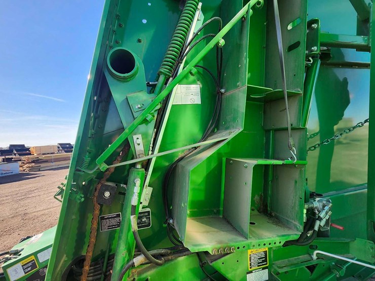 2021-john-deere-560r-image-30