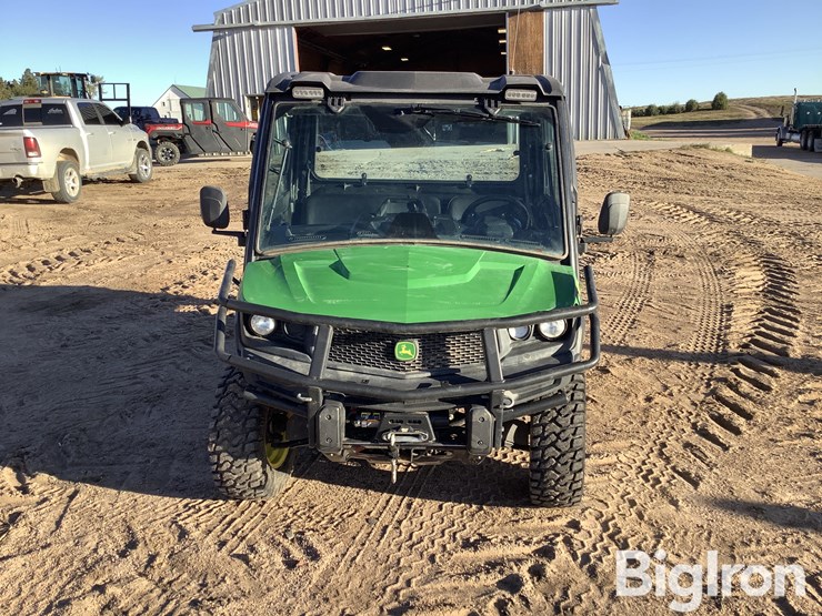 2023-john-deere-gator-image-2