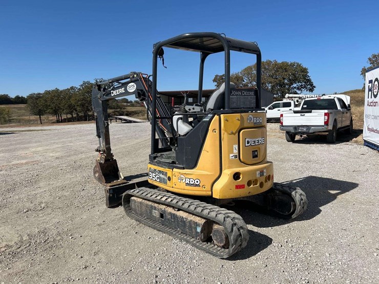 2017-deere-35g-image-2