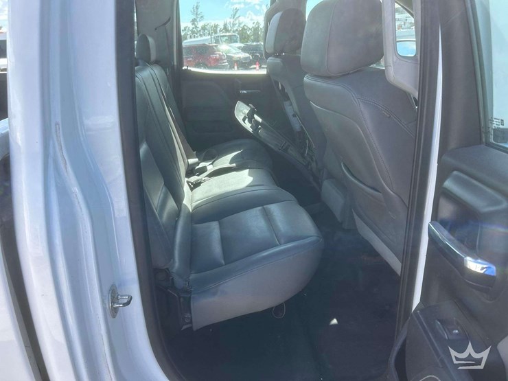 2015-chevrolet-silverado-2500-image-25