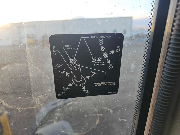 john-deere-324-image-53