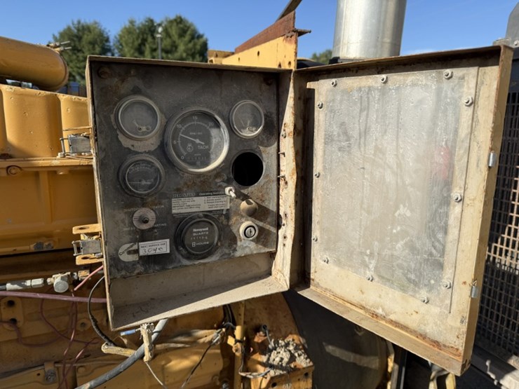 #1914-•-cummins-twin-disc-pto-generator-image-10