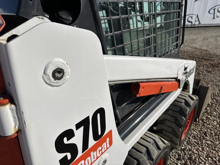 2015-bobcat-s70-image-15