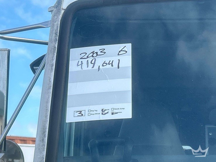 2003-freightliner-fl60-image-65