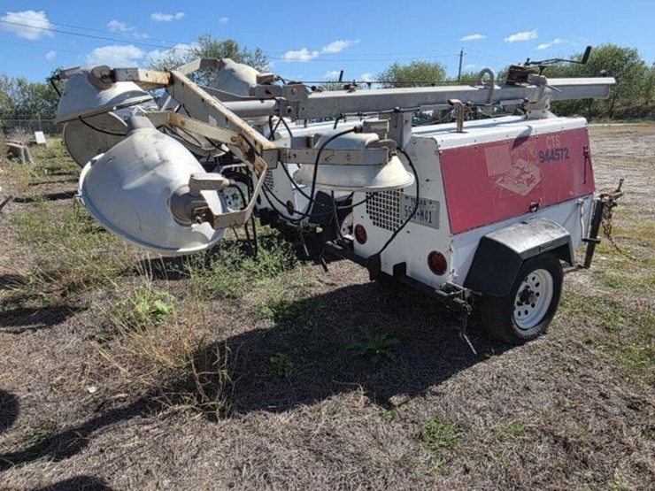 allmand-6k-light-plant-on-trailer/-working-image-3