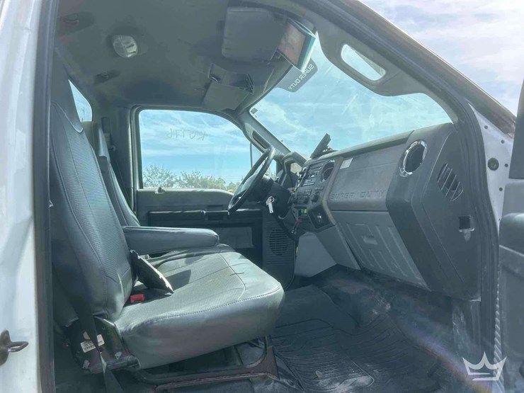 2013-ford-f750-image-26