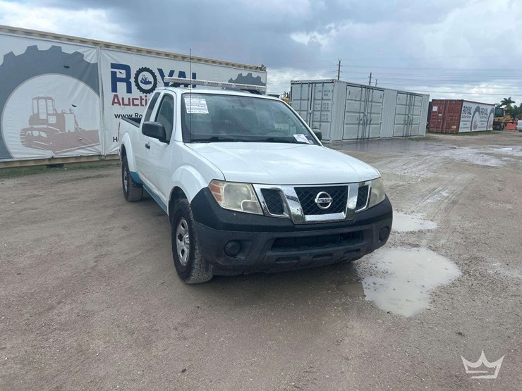 2016-nissan-frontier-image-2