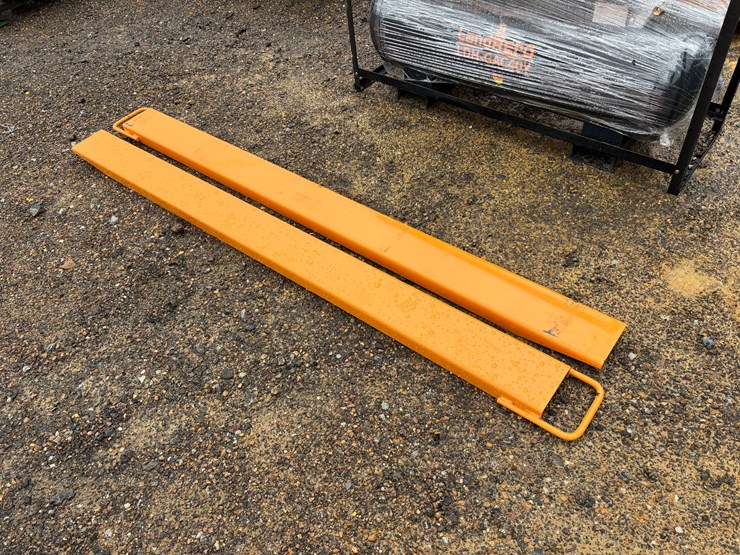 #84-•-84”-pallet-fork-extensions-image-1