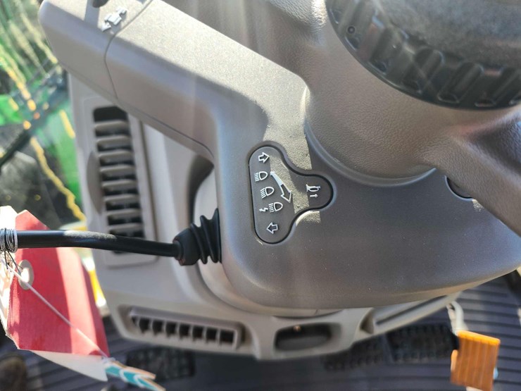 2023-john-deere-6155m-image-37