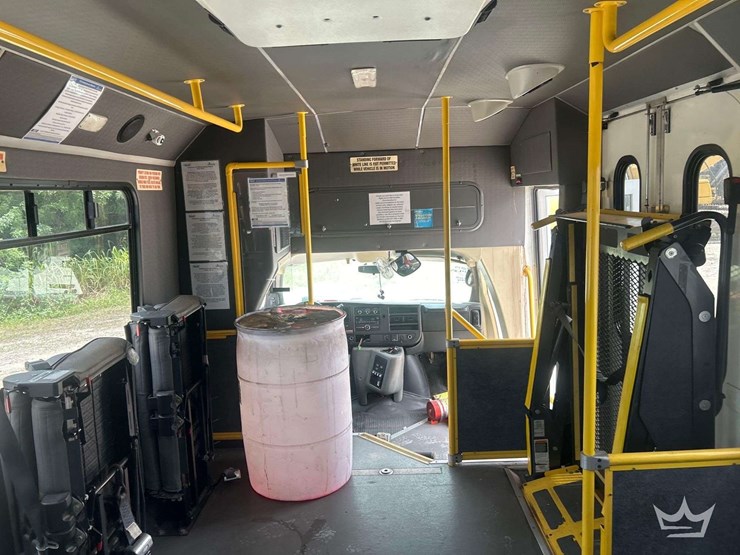 2015-chevrolet-express-4500-image-27