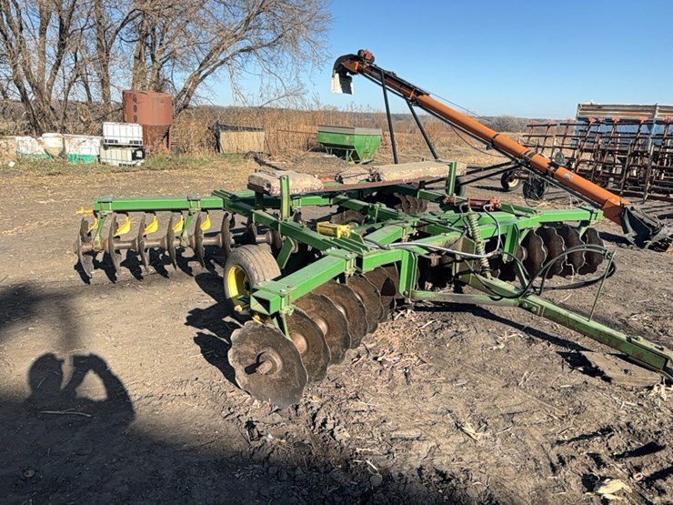 john-deere-1630-image-1